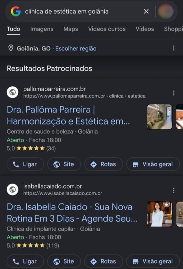 Resultado do Google para "clínica de estética em goiânia" mostrando a faixa Resultados Patrocinados no topo da página